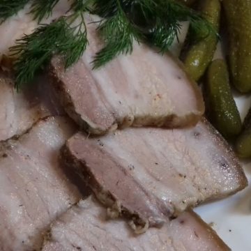 Вареное сало со специями