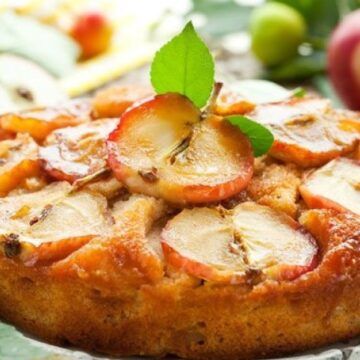 Шарлотка с яблоками в духовке